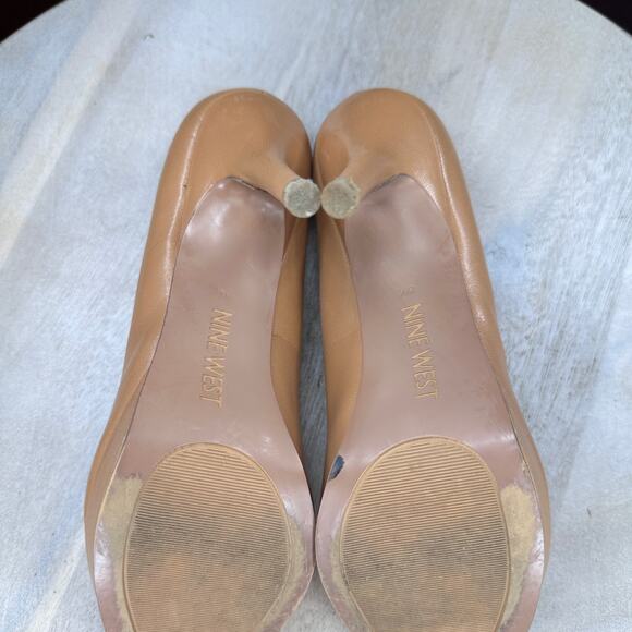 Nine West Kristal Womens Pumps Size 8 Tan Leather Slip On Almond Toe Heels - Picture 6 of 14